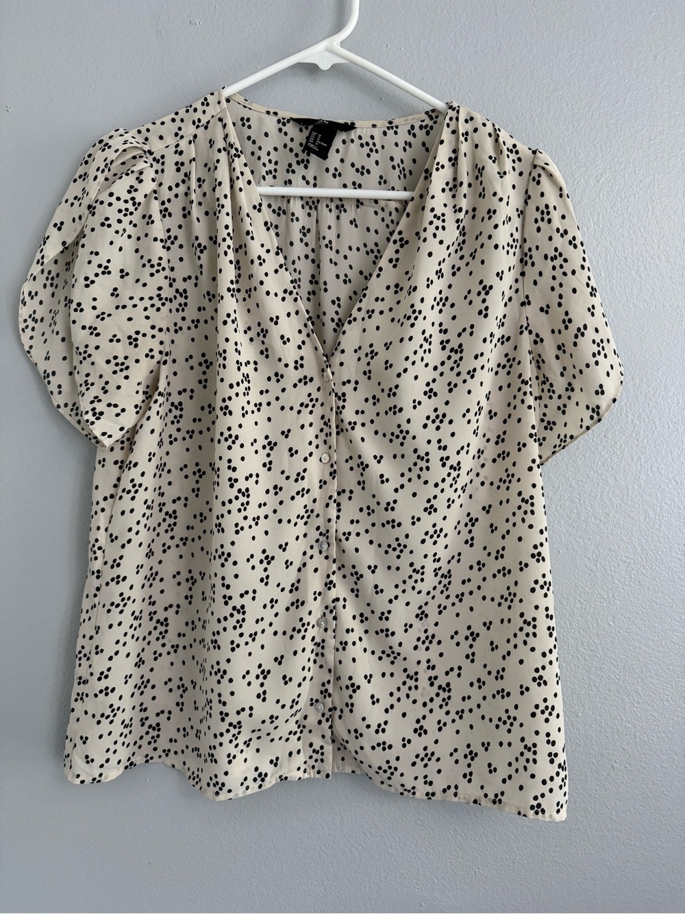 H&M Women’s Size 14 Black Polka Dot V-Neck Puff Tulip Sleeve Button Front Blouse